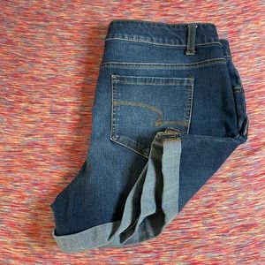 DARK WASH DENIM SHORTS SIZE 14